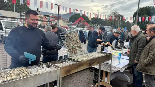 ORDU'DA HAMSİ FESTİVALİNDE TAM 7 TON HAMSİ İKRAM EDİLDİ!