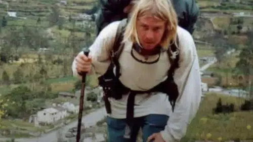 BU ADAM 27 YILDAN BERİ YÜRÜYEREK DÜNYAYI DOLAŞIYOR!