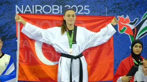 MİLLİ TEKVANDOCU BEGÜM KAVUKÇUOĞLU DÜNYA ŞAMPİYONU!