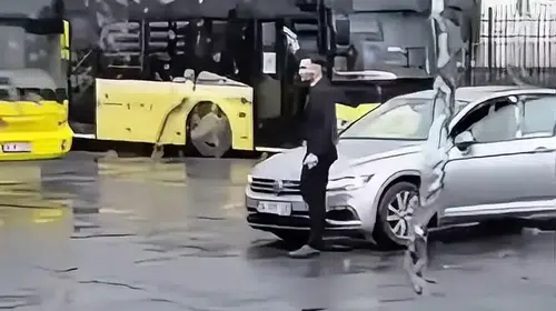 İETT OTOBÜS DURAĞINA GELEREK HAVAYA İKİ EL ATEŞ ETTİ VE GİTTİ!