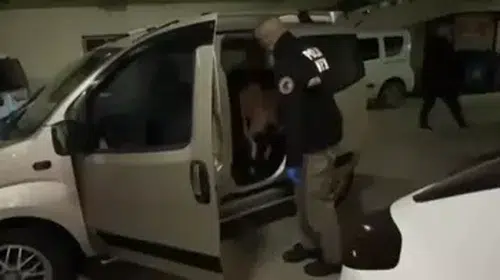 BOLU'DA POLİS KÖPEĞİ "ALTIN BURUN PAKO" ZULADAKİ KOKAİNİ BULDU!