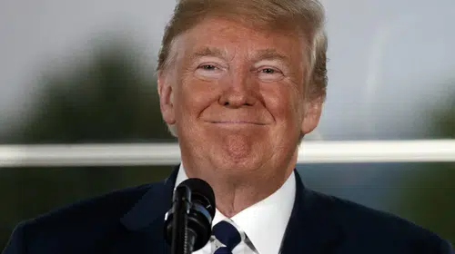 SON DAKİKA! ABD BAŞKANI TRUMP SORULARI YANITLIYOR?