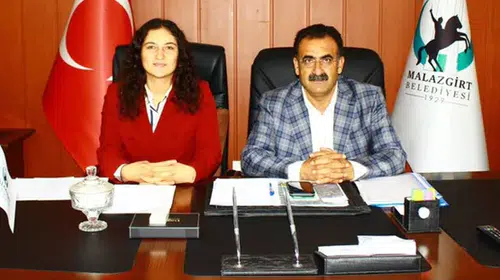DEM PARTİ MALAZGİRT BELEDİYESİ EŞ BAŞKANLARI GÖZALTINA ALINDI!