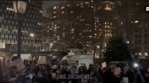 AMERİKA POLİSİN BİR KADINI ÖLDÜRMESİNDEN SONRA PROTESTOLAR İLE SARSILIYOR!