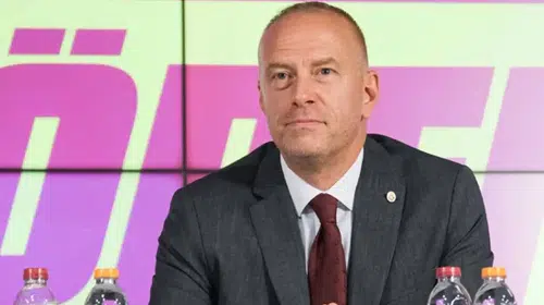 GALATASARAYLI YÖNETİCİ MAHKEMEDE NEDEN FOTOĞRAF ÇEKTİ?