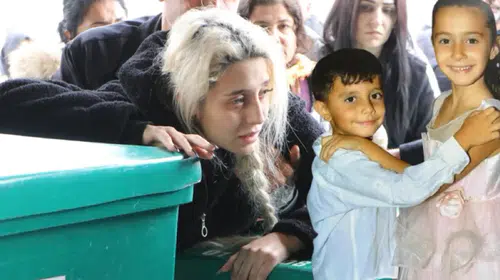 ÇARESİZ VE ACILI BİR ANNENİN İKİ ÇOCUĞUNA EN ACI VEDASI!