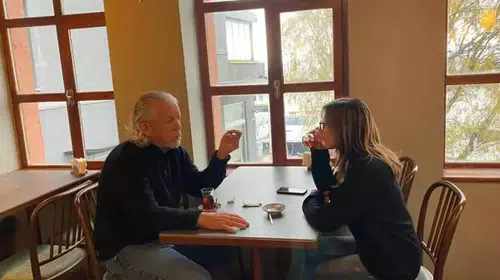 75 YAŞINDAKİ AMERİKALI YAŞAMAK İÇİN SİNOP’A YERLEŞTİ!