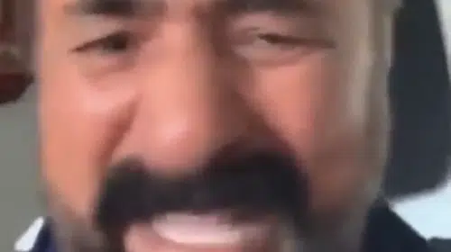 ÜNLÜ KÜRT SANATÇI ŞİVAN PERVER’İN NE DEDİĞİ ANLAŞILAMADI!