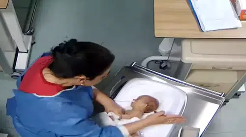 BEBEĞE ŞİDDET HABERLERİNE ERİŞİM ENGELİ İSTEYEN HEMŞİREYE RED!