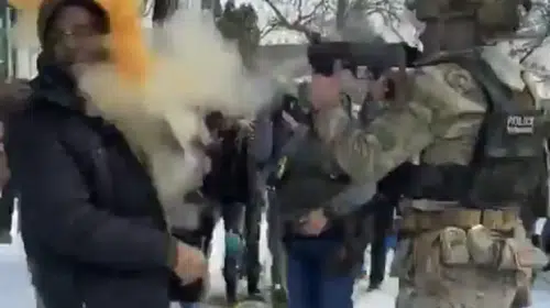 ABD’NİN MİNNEAPOLİS ŞEHRİNDE POLİS BİR ŞÜPHELİYİ VURARAK ÖLDÜRDÜ!