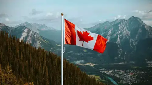 HUZUR ÜLKESİ KANADA SİLAHLI SALDIRI İLE SARSILDI!