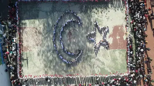 İLKOKUL ÖĞRENCİLERİNİN BAYRAK SEVGİSİ BÖYLE GÖRÜNTÜLENDİ!