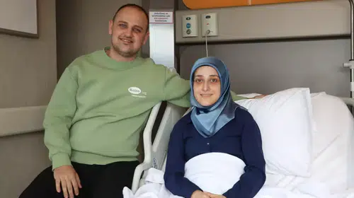 DOĞUM GÜNÜNDE KARDEŞİNDEN ALINAN BÖBREKLE YAŞAMA DÖNDÜ!