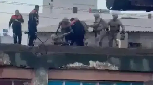 ADANA'DA BİR KADIN KIZ KARDEŞİNE YAPILAN DEDİKODU İÇİN İŞ YERİ BASTI!