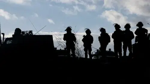 İSRAİL İRAN’DAN SONRA LÜBNAN’A DA SALDIRDI! SINIRA ASKER YIĞDI!