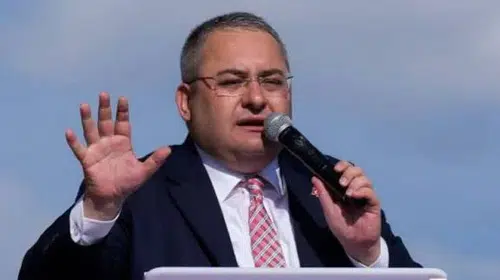 KEÇİÖREN’ DE HALK BAŞKAN ÖZARSLAN’IN AK PARTİYE GEÇİŞİNE NASIL BAKIYOR?