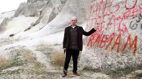 KAYSERİ'DEKİ PERİ BACALARINA SPREY İLE YAZI TAHRİBATI YAPILDI!