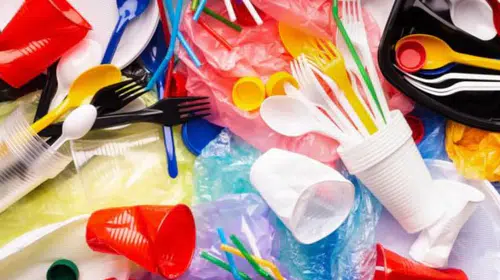 TEK KULLANIMLIK PLASTİK MALZEMELERE YASAK GELİYOR!