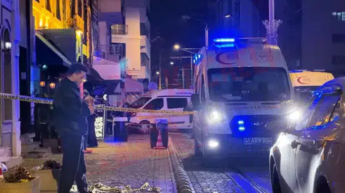 SON DAKİKA! İZMİT'DE EĞLENCE MEKANINA SİLAHLI SALDIRI!