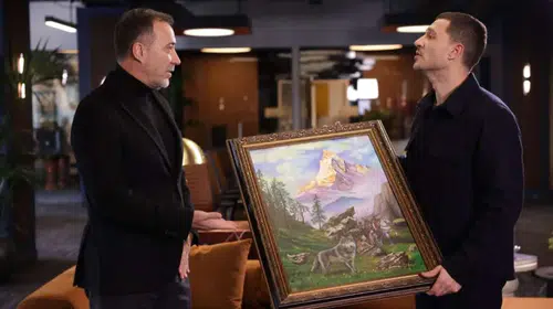 BAHÇELİ'NİN URAZ KAYGIRLAROĞLU'NA HEDİYE TABLOSU VERİLDİ!