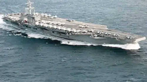 İRAN ABD’NİN UÇAK GEMİSİNE 4 ADET FÜZE SALDIRISI YAPTI!