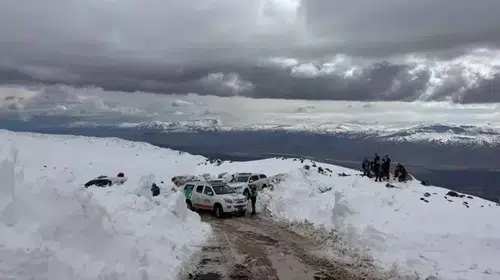 AĞRI DAĞI'NDAN İNİŞTE KAYBOLAN KADIN DAĞCI ARANIYOR!
