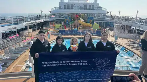 LÖSEMİYİ YENEN ÜÇ ÇOCUK GEMİYLE ÇİN VE GÜNEY KORE'Yİ GEZDİ!