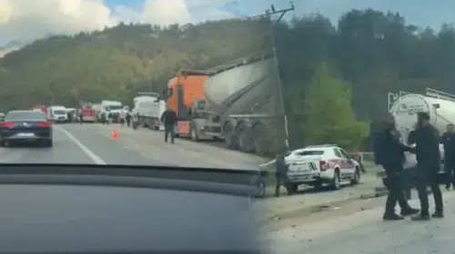 ANTALYA-ISPARTA YOLUNDA BETON MİKSERİ İLE MİNİBÜS ÇARPIŞTI!
