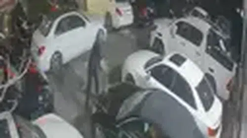 GALERİNİN KUNDAKLANDIĞI SAHİBİNİN EVİNİN KURŞUNLANDIĞI ORTAYA ÇIKTI!