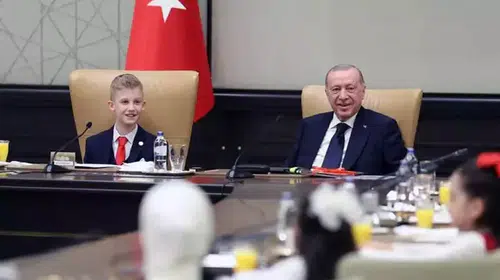 CUMHURBAŞKANI ERDOĞAN BAKAN TEKİN VE ÇOCUKLARI KABUL ETTİ!