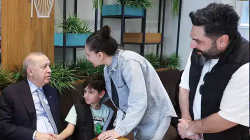 ERDOĞAN BEYOĞLU'NDA KAFEDE VATANDAŞLARLA SOHBET ETTİ!