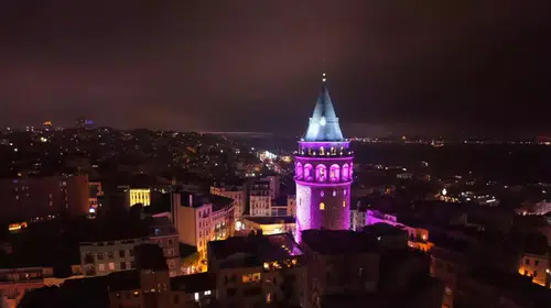 GALATA KULESİ FARKINDALIK İÇİN MOR RENGE BÜRÜNDÜ!
