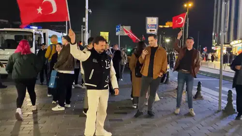 A MİLLİ TAKIMI'N DÜNYA KUPASINA KATILMASI TAKSİM'DE KUTLANDI!