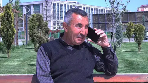 KENDİLERDİNİ POLİS OLARAK TANITANLARA ALTINLARINI KAPTIRDI!