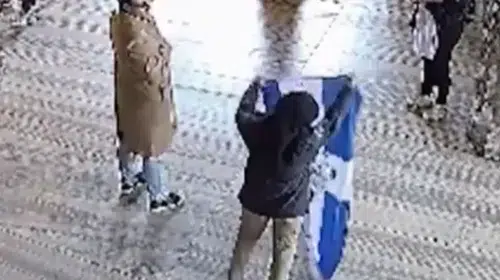 AYASOFYA’DAKİ BAYRAKLI  “YA ORTODOKS OL YA ÖL!” PROVOKASYONU TUTMADI!