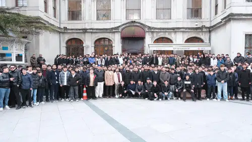 1453 GENÇ SEHER VAKTİNDE DOLMABAHÇE CAMİİ’NDE BULUŞTU!