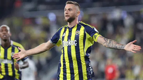 FENERBAHÇE KAPTANI SKRNİAR'IN EVİNE HIRSIZ GİREREK SERVET ÇALDI!