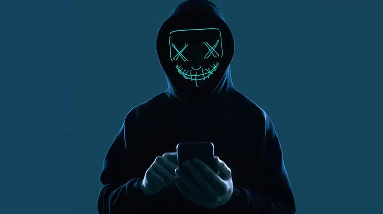 İŞTE CEP TELEFONUNUZUN ELE GEÇİRİLDİĞİNİ GÖSTEREN 6 İŞARET!