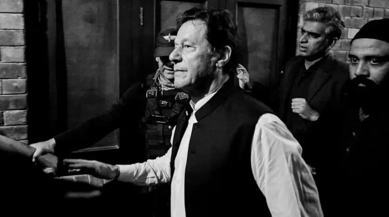 İMRAN HAN’IN TECRİT İLE AKLINI OYNATMASI İSTENDİĞİ ORTAYA ÇIKTI!