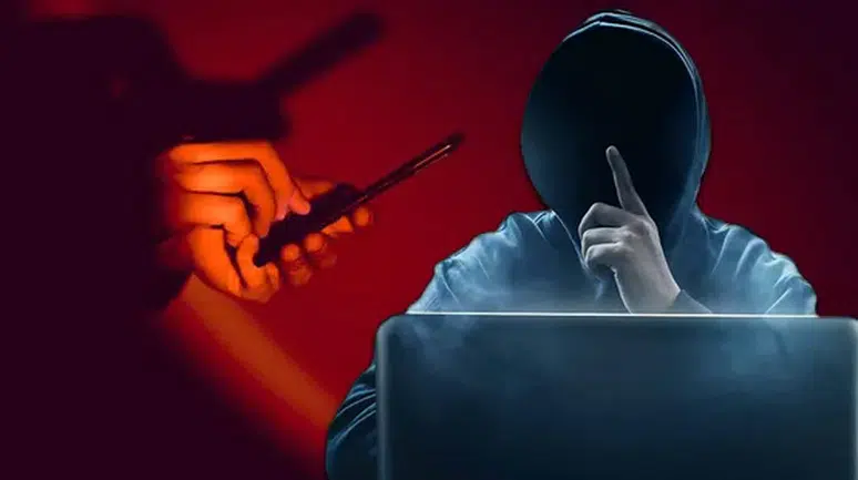 İRANLILARA NAMAZ UYGULAMASI ÜZERİNDEN İKİ AYRI MESAJ GELDİ!