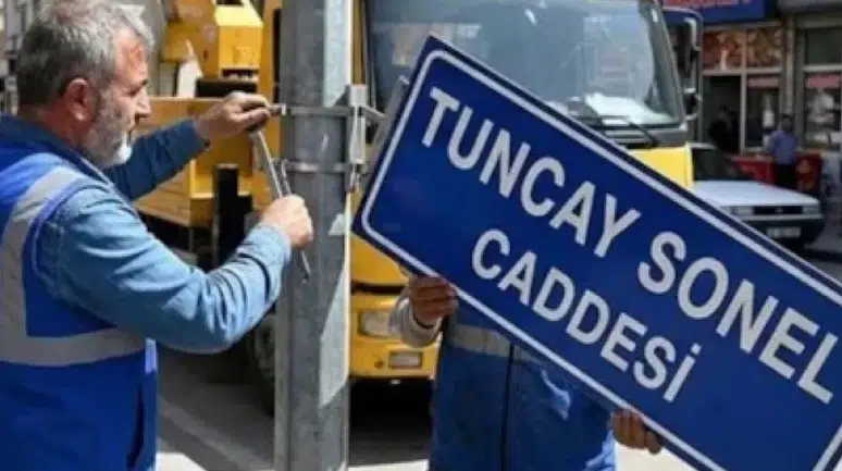 FLAŞ GELİŞME! ŞANLIURFA’DA TUNCAY SONEL CADDESİ TABELASI İNDİRİLDİ!