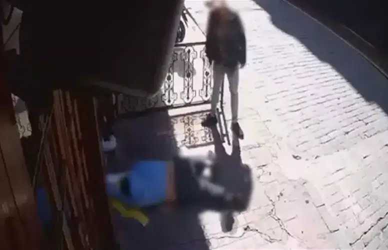 BEYOĞLU'NDA EPİLEPSİ HASTASINI GASPEDEN 2 ŞÜPHELİ TUTUKLANDI!