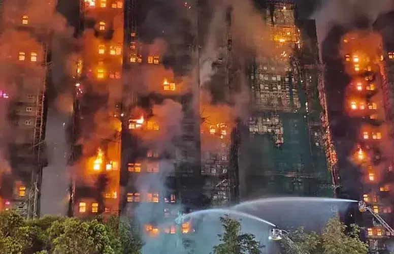 HONG KONG'DA YANGIN SONRASI 3 GÜNLÜK YAS İLAN EDİLDİ!