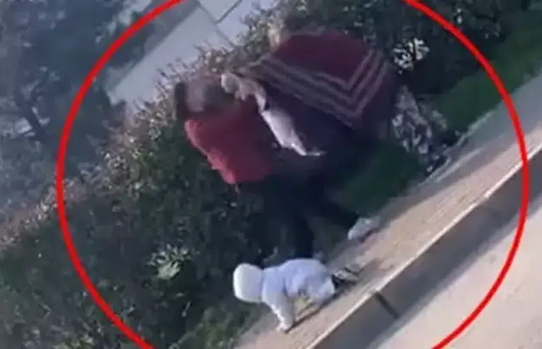 BURSA'DA İKİ DİLENCİNİN YER KAVGASI GÖRENLERİ ŞAŞIRTTI!