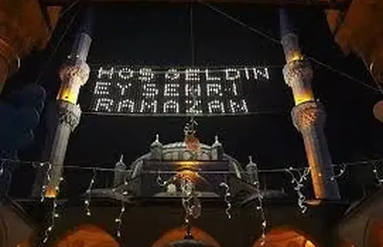 MÜBAREK RAMAZAN AYININ İLK TERAVİH NAMAZI KILINDI!