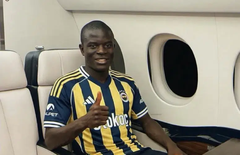 EFSANE FUTBOLCU KANTE BU AKŞAM SABİHA GÖKÇEN HAVALİMANINA İNİYOR!