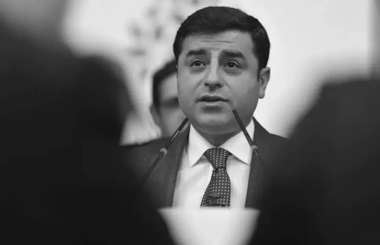 İŞTE 10 YILDAN BERİ CEZAEVİNDE OLAN SELAHATTİN DEMİRTAŞ'IN SON HALİ!