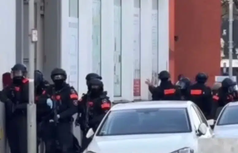 HANNOVER’DE MERKEZ CAMİİ’NE SİLAHLI POLİS BASKINI TEPKİ TOPLADI!