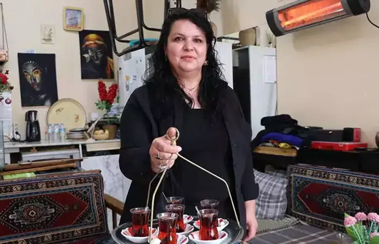 BUYRUUUUNN DEMLİ VE TAZE ÇAYLAR NURSEL ABLADAN!