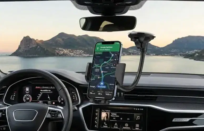 DİKKAT! ARAÇLARIN ÖN CAMLARINA TELEFON TUTUCU TAKMAK ARTIK YASAK!